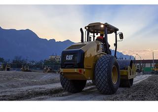 रोलर सिंगल-ड्रम रोलर Caterpillar CS10 GC