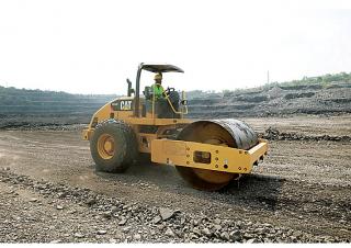 रोलर सिंगल-ड्रम रोलर Caterpillar CS533E