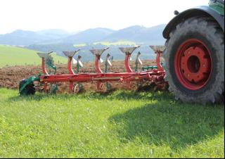 प्लाउ Kverneland EG 100/200