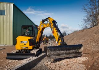 मिनी एक्सकेवेटर JCB 56Z-2