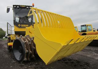कचरा कॉम्पेक्टर Bomag BC 473 RS 4