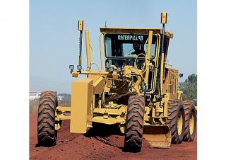 ग्रेडर Caterpillar 120K2