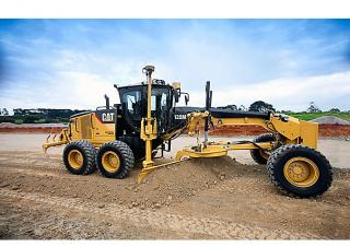 ग्रेडर Caterpillar 120M AWD