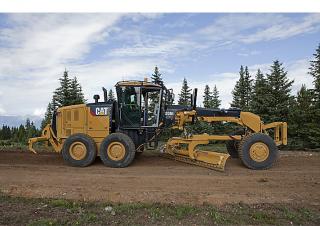 ग्रेडर Caterpillar 120M2