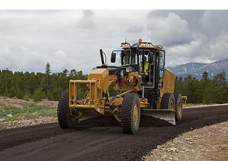 ग्रेडर Caterpillar 120M2