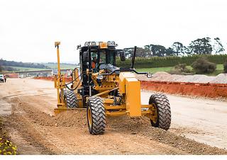 ग्रेडर Caterpillar 12M