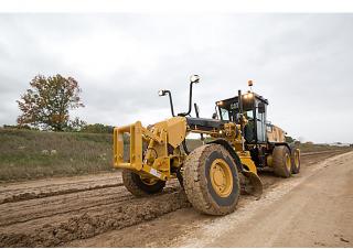 ग्रेडर Caterpillar 140 AWD