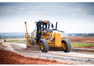 ग्रेडर Caterpillar 140M AWD