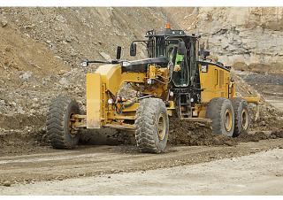 ग्रेडर Caterpillar 18M3