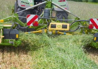 मोवर कॉम्बिनेशन - कंडीशनर के साथ डिस्क Krone EasyCut B 870 CV Collect 