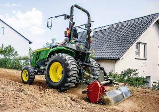 वाहन म्यूनिसिपल ट्रैक्टर फ्रंट हिच John Deere 3025 E