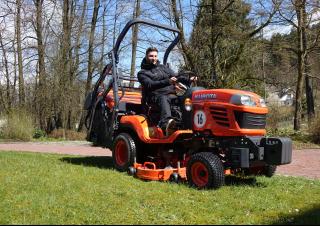 वाहन म्यूनिसिपल ट्रैक्टर फ्रंट हिच Kubota G 26 LD