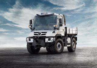वाहन म्यूनिसिपल ट्रैक्टर फ्रंट हिच Unimog U 423 EuroMot 4