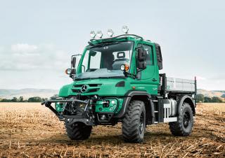 वाहन म्यूनिसिपल ट्रैक्टर फ्रंट हिच Unimog U 529 Euro 5