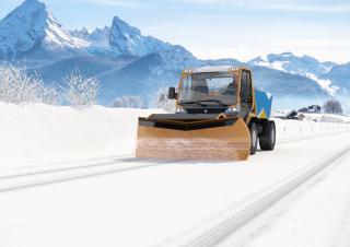 वाहन म्यूनिसिपल ट्रैक्टर फ्रंट हिच Lindner Unitrac 112 LDrive