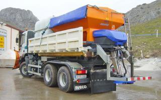 विंटर मेंटेनेंस इक्विपमेंट स्प्रेडर यूनिट साइलो-फेड स्प्रेडर Schmidt Stratos B/S 70 Combi