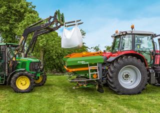 स्लरी और खाद तकनीक फर्टिलाइज़र स्प्रेडर Amazone ZA-V 1700 Super