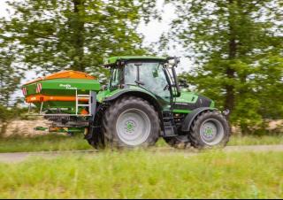 स्लरी और खाद तकनीक फर्टिलाइज़र स्प्रेडर Amazone ZA-V 2700 Super