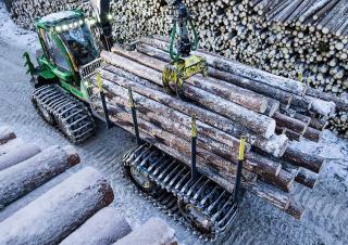 फॉरेस्ट मशीनरी फॉरवर्डर John Deere 1010 G