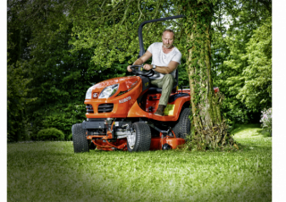 राइडिंग लॉन मोवर और गार्डन ट्रैक्टर Kubota GR1600-II 
