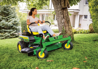 राइडिंग लॉन मोवर और गार्डन ट्रैक्टर John Deere Z315E 