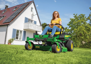 राइडिंग लॉन मोवर और गार्डन ट्रैक्टर John Deere Z320R 