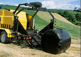 राउंड बेलर New Holland BR6090 Combi