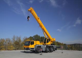 ऑल-टेरेन क्रेन Liebherr LTM 1050-3.1 