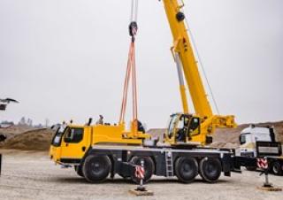ऑल-टेरेन क्रेन Liebherr LTM 1090-4.2 
