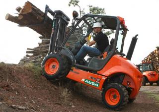 रफ टेरेन फोर्कलिफ्ट Ausa C 150 H
