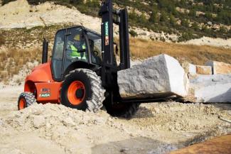 रफ टेरेन फोर्कलिफ्ट Ausa C 400 H