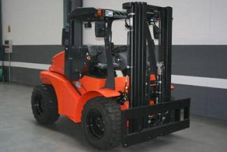 रफ टेरेन फोर्कलिफ्ट Mast Explorer H 25 DA