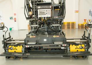 व्हील्ड एस्फाल्ट पेवर Bomag BF 300 P 2 S 340-2