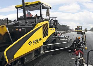 ट्रैक्ड एस्फाल्ट पेवर Bomag BF 800 C 2 S 500