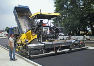 ट्रैक्ड एस्फाल्ट पेवर Bomag BF 800 C 2 S 600