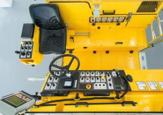 ट्रैक्ड एस्फाल्ट पेवर Bomag BM 1200/30