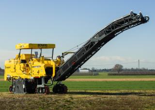 ट्रैक्ड एस्फाल्ट पेवर Bomag BM 1200/30