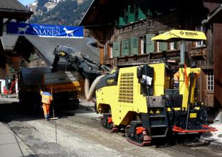 ट्रैक्ड एस्फाल्ट पेवर Bomag BM 1200/35