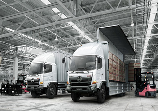 ट्रक रिजिड चेसिस Hino 500 GT 1322 4x4