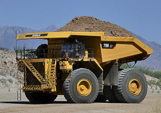 रिजिड डंप ट्रक Caterpillar 798 AC