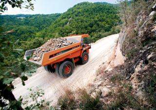 रिजिड डंप ट्रक Hitachi EH 1100