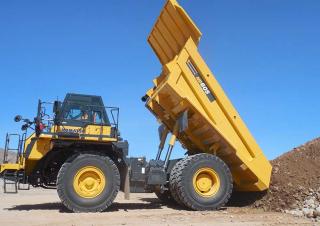 रिजिड डंप ट्रक Komatsu HD605-8E0