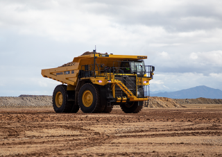रिजिड डंप ट्रक Komatsu HD785-8E0