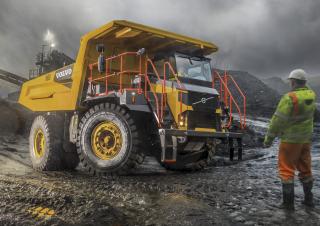 रिजिड डंप ट्रक Volvo R70D