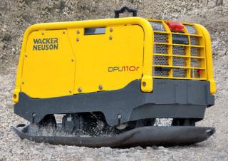 वाइब्रेटरी प्लेट कॉम्पेक्टर रिवर्सिबल वाइब्रेटरी प्लेट कॉम्पेक्टर Wacker Neuson DPU110r Lem 870