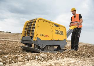 वाइब्रेटरी प्लेट कॉम्पेक्टर रिवर्सिबल वाइब्रेटरी प्लेट कॉम्पेक्टर Wacker Neuson DPU80 Lem 770