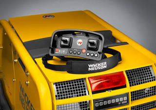 वाइब्रेटरी प्लेट कॉम्पेक्टर रिवर्सिबल वाइब्रेटरी प्लेट कॉम्पेक्टर Wacker Neuson DPU80r Lem 670