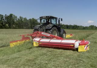 रियर-माउंटेड मोवर - बिना कंडीशनर के डिस्क Pöttinger NovaCat 302 CF