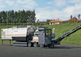 रोड रीसाइक्लिंग मशीन/-कोल्ड रीसाइकलर Wirtgen KMA 220i