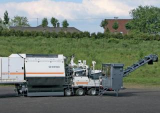 रोड रीसाइक्लिंग मशीन/-कोल्ड रीसाइकलर Wirtgen KMA 220i